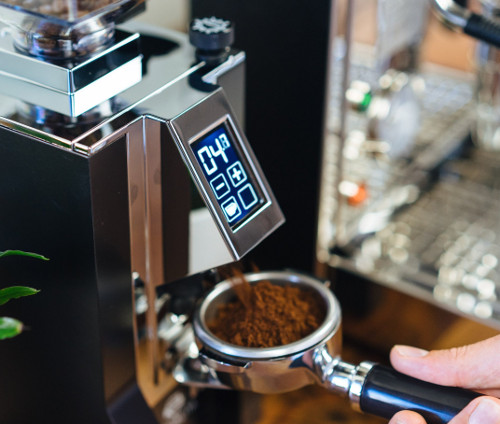 Eureka Mignon Specialita 16CR zwart dosering detail